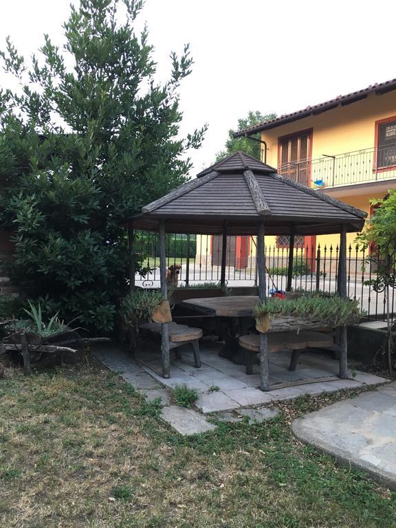 Relax Nel Noccioleto Guest House Novello Luaran gambar