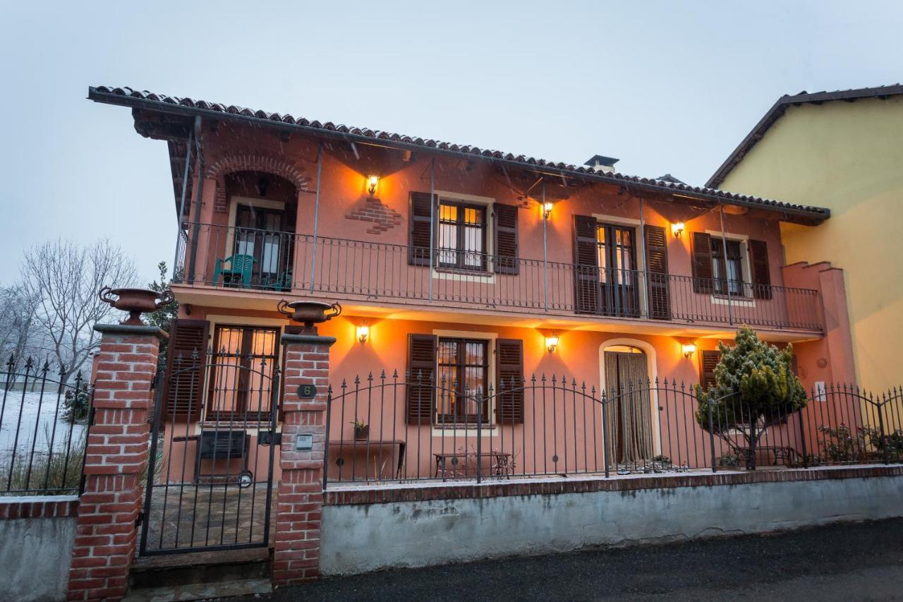 Relax Nel Noccioleto Guest House Novello Bilik gambar